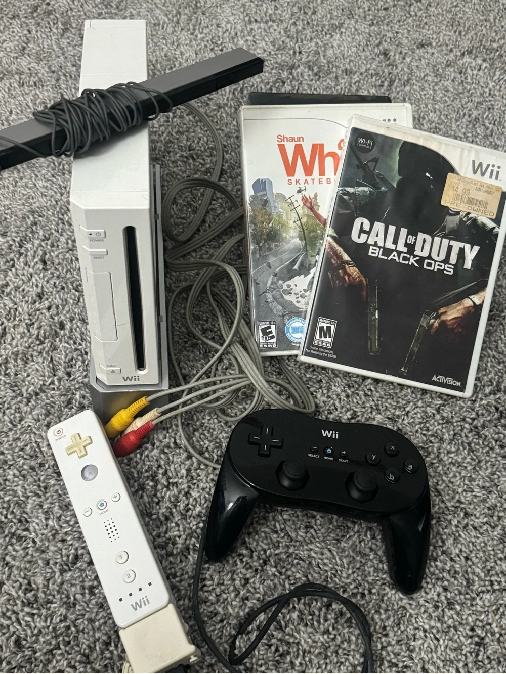 Nintendo White Wii Console Bundle with Black Pro Controller